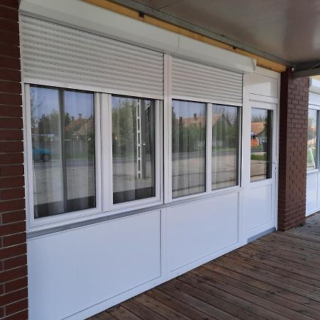 Fenyo Apartman Apartment Nagykáta Exterior foto