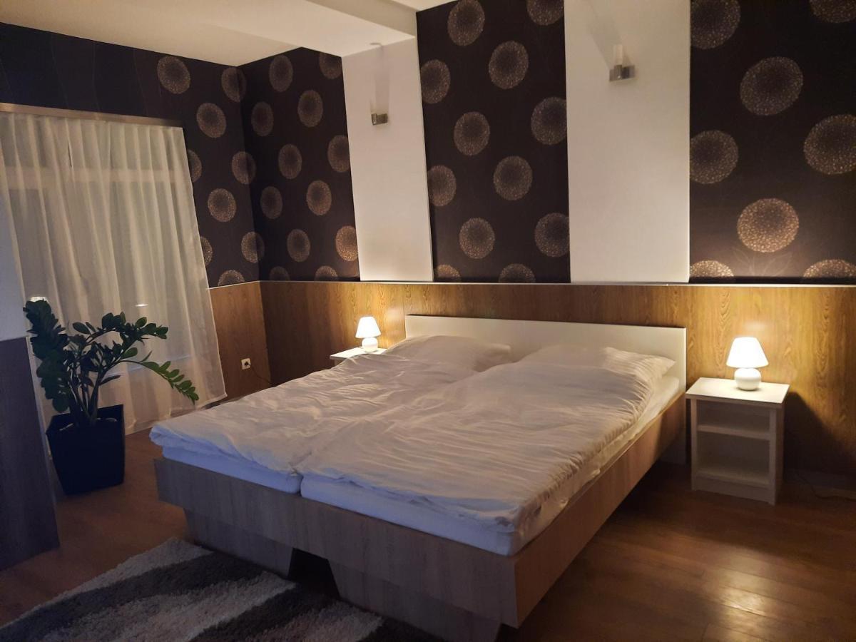 Fenyo Apartman Apartment Nagykáta Exterior foto