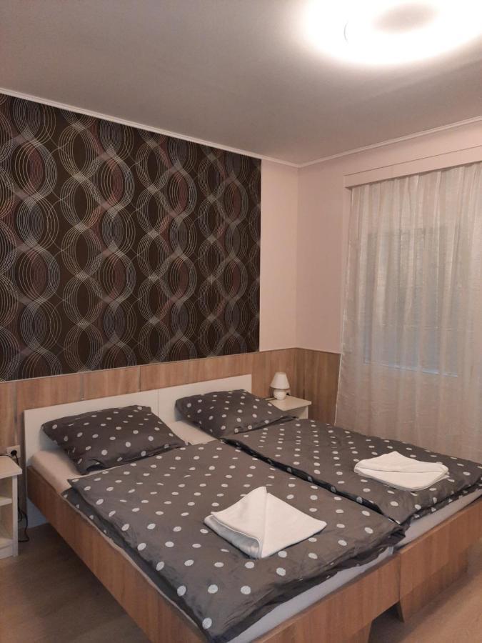 Fenyo Apartman Apartment Nagykáta Exterior foto